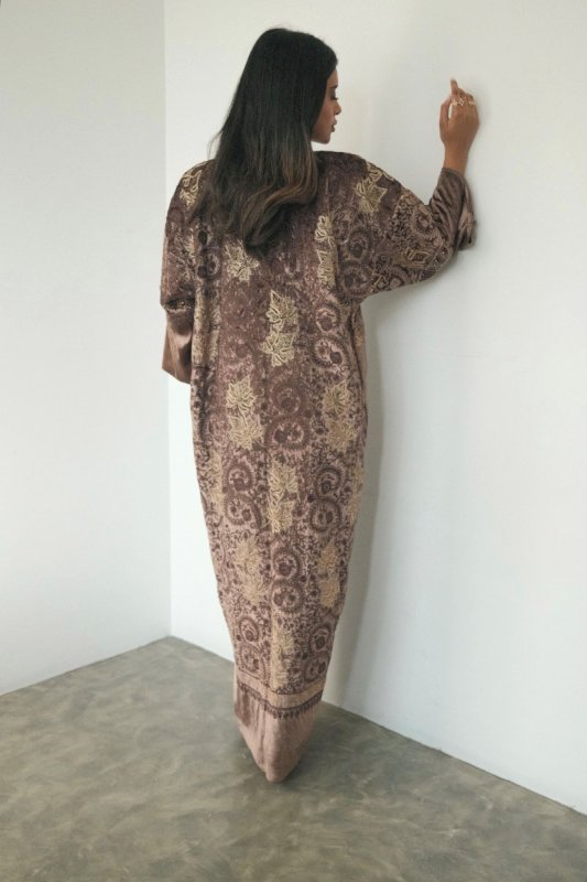 BROWN VELVET ABAYA WITH WHITE SHAILA - NEWBURY