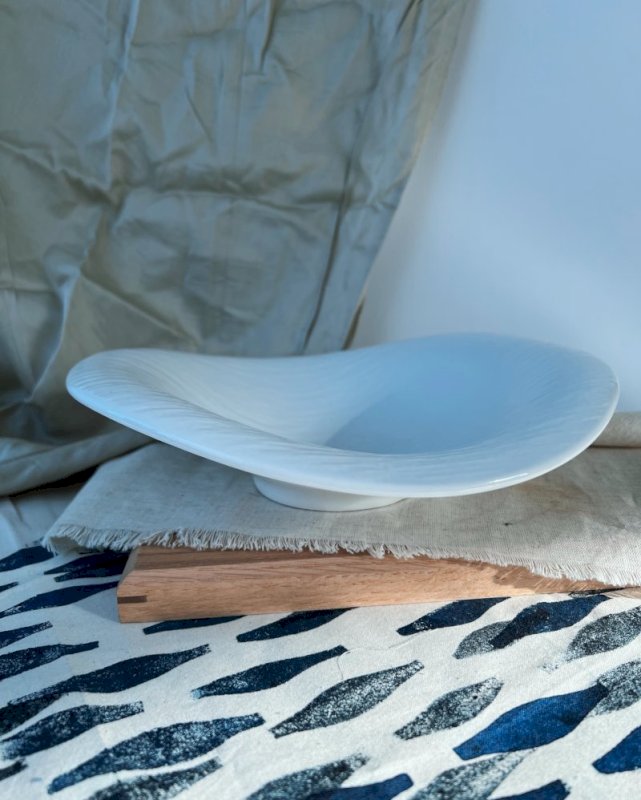MODERN TEXTURED CERAMIC BOWLS WHITE