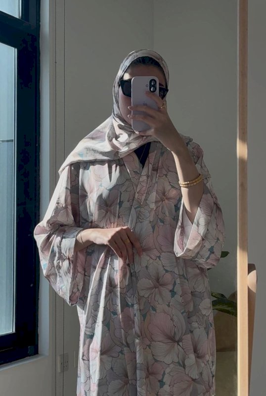 PINK FLOWER ABAYA - SILK