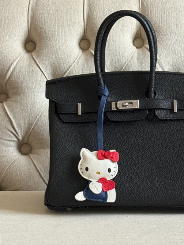Hello kitty charm