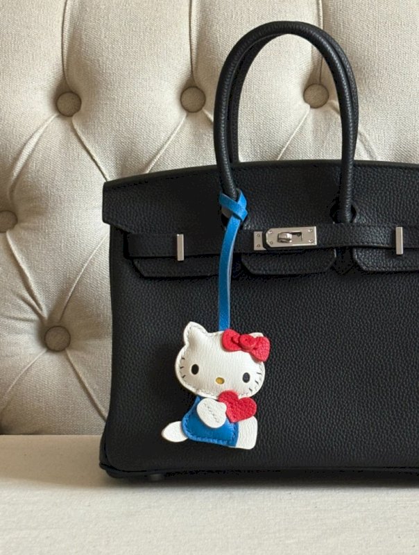 Hello kitty charm