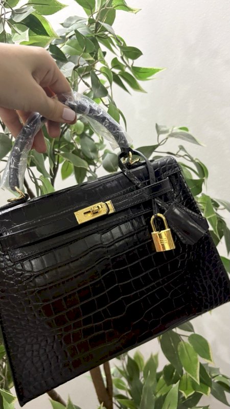 M3 (size 25) gold hardware
