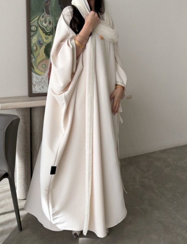 918 - شامل الفستان الداخلي