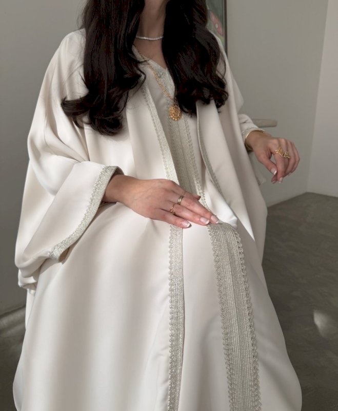 918 - شامل الفستان الداخلي