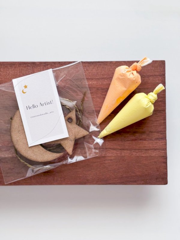 ميداليات خشبية 🌙🌸