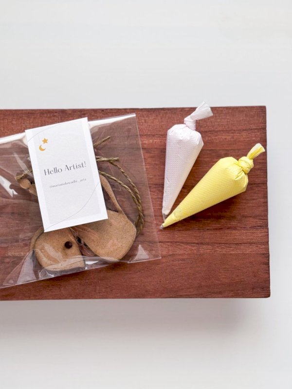 ميداليات خشبية 🌙🌸