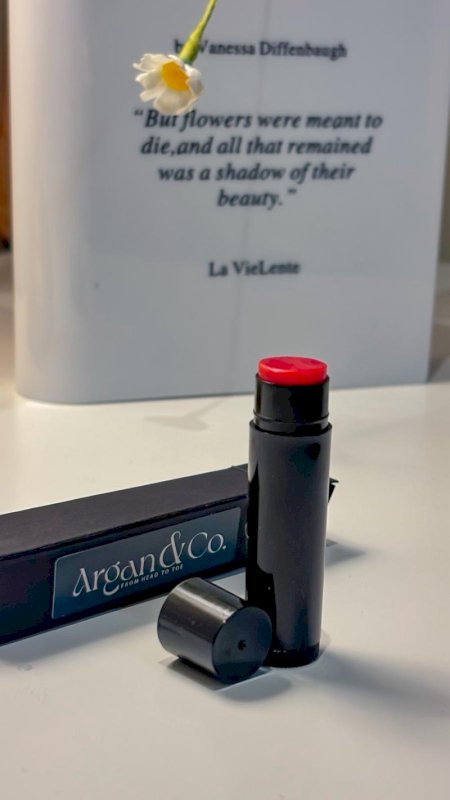 مرطب الشفاة ياسمين