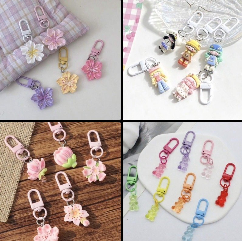 10 Pcs random keychains