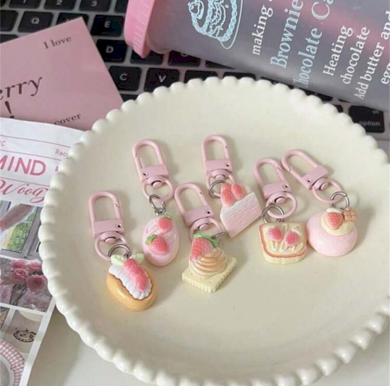Keychains - 6 Pcs