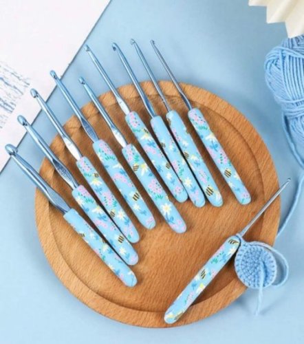 Crochet hooks - 9 sizes