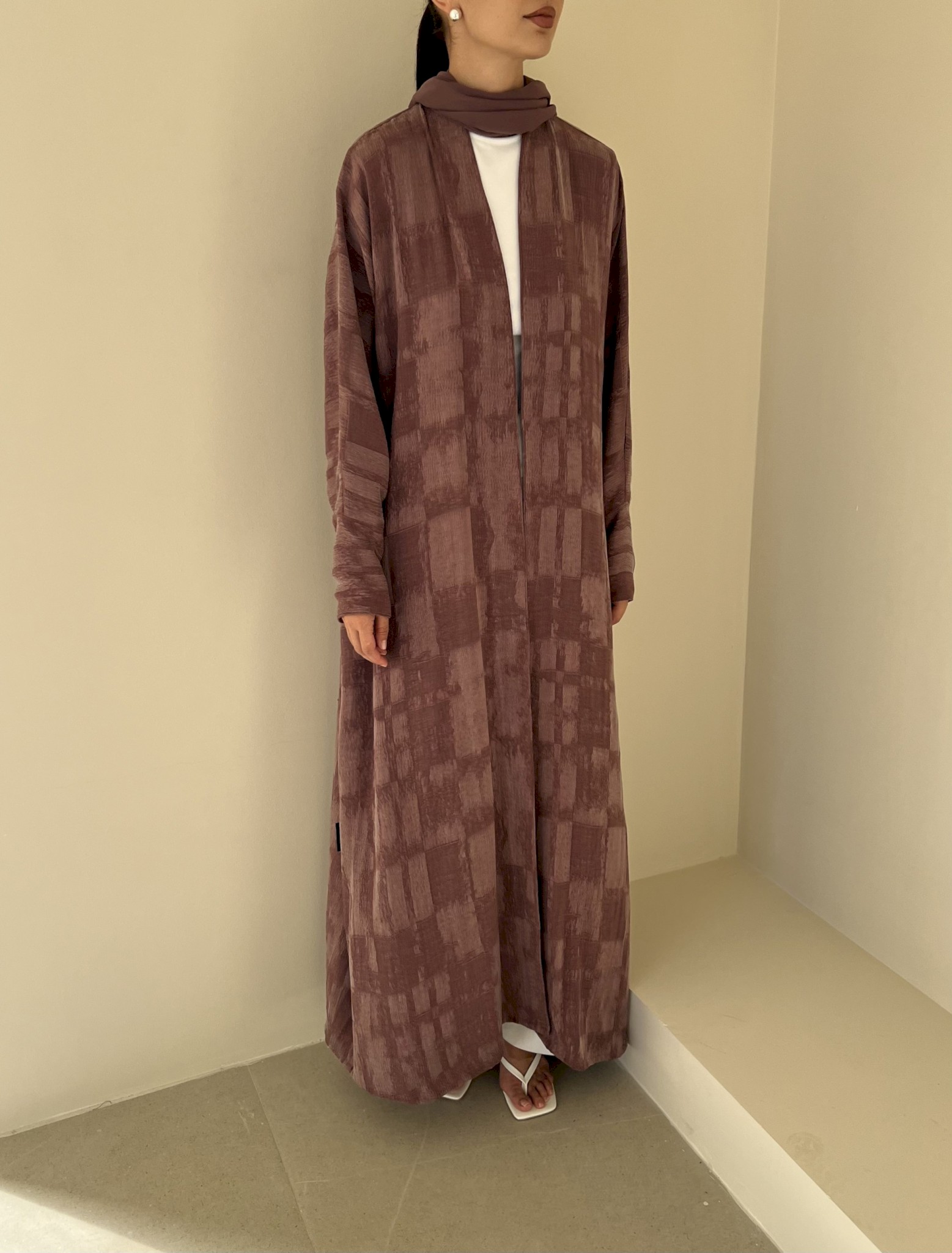 Rouge textured grid cloak