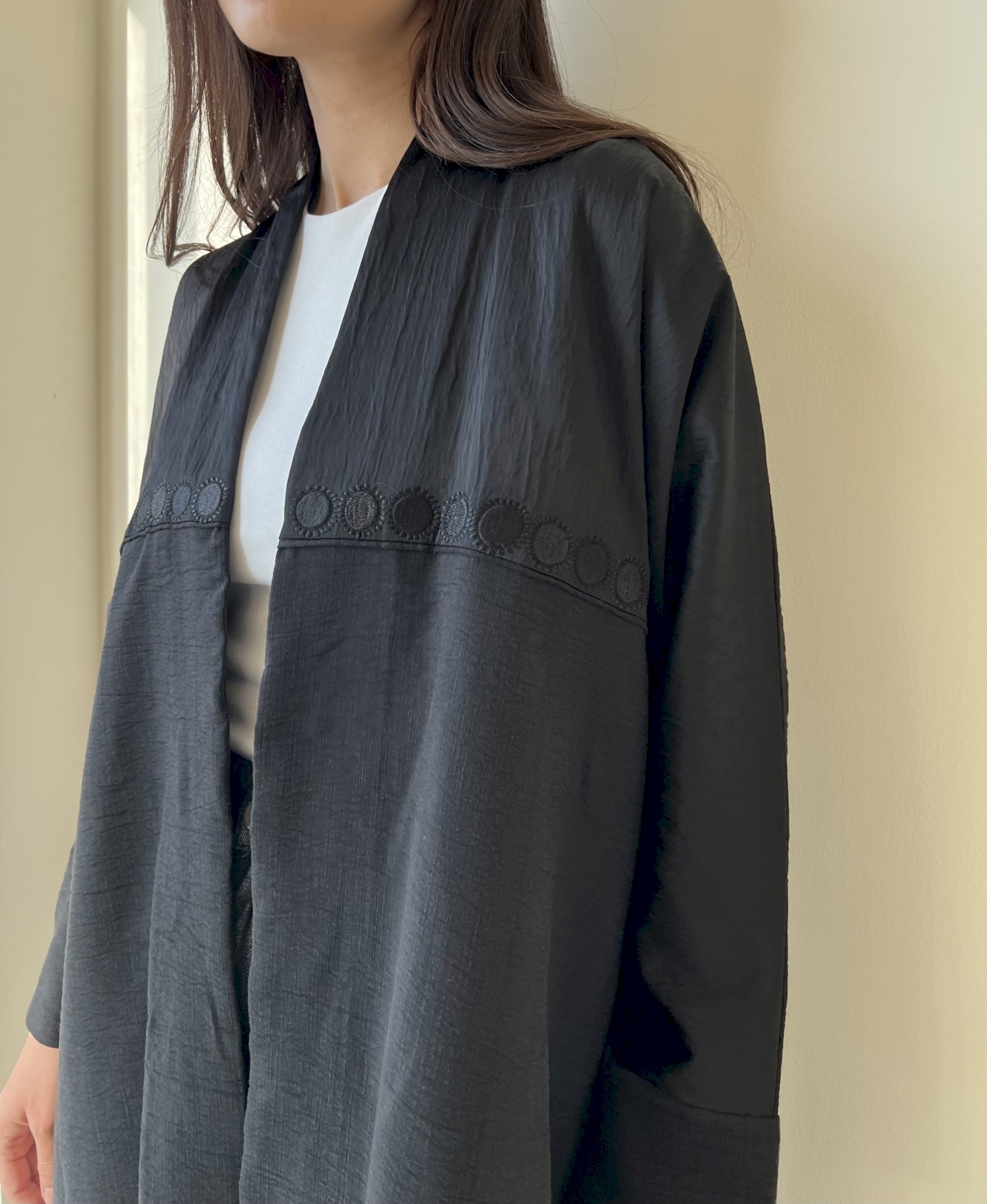 Black medallion abaya