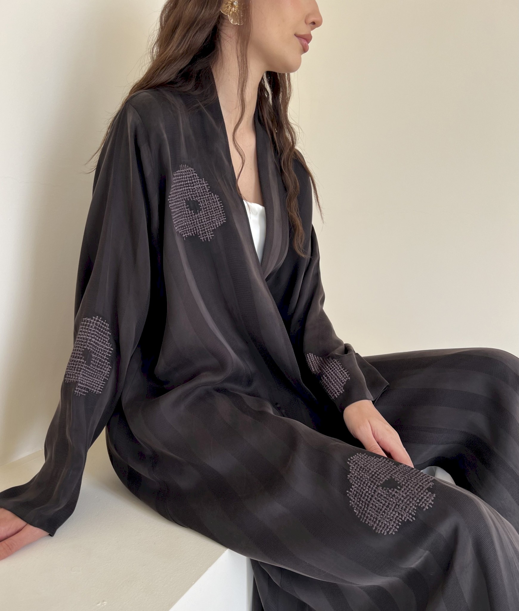 Brown bloom line cloak