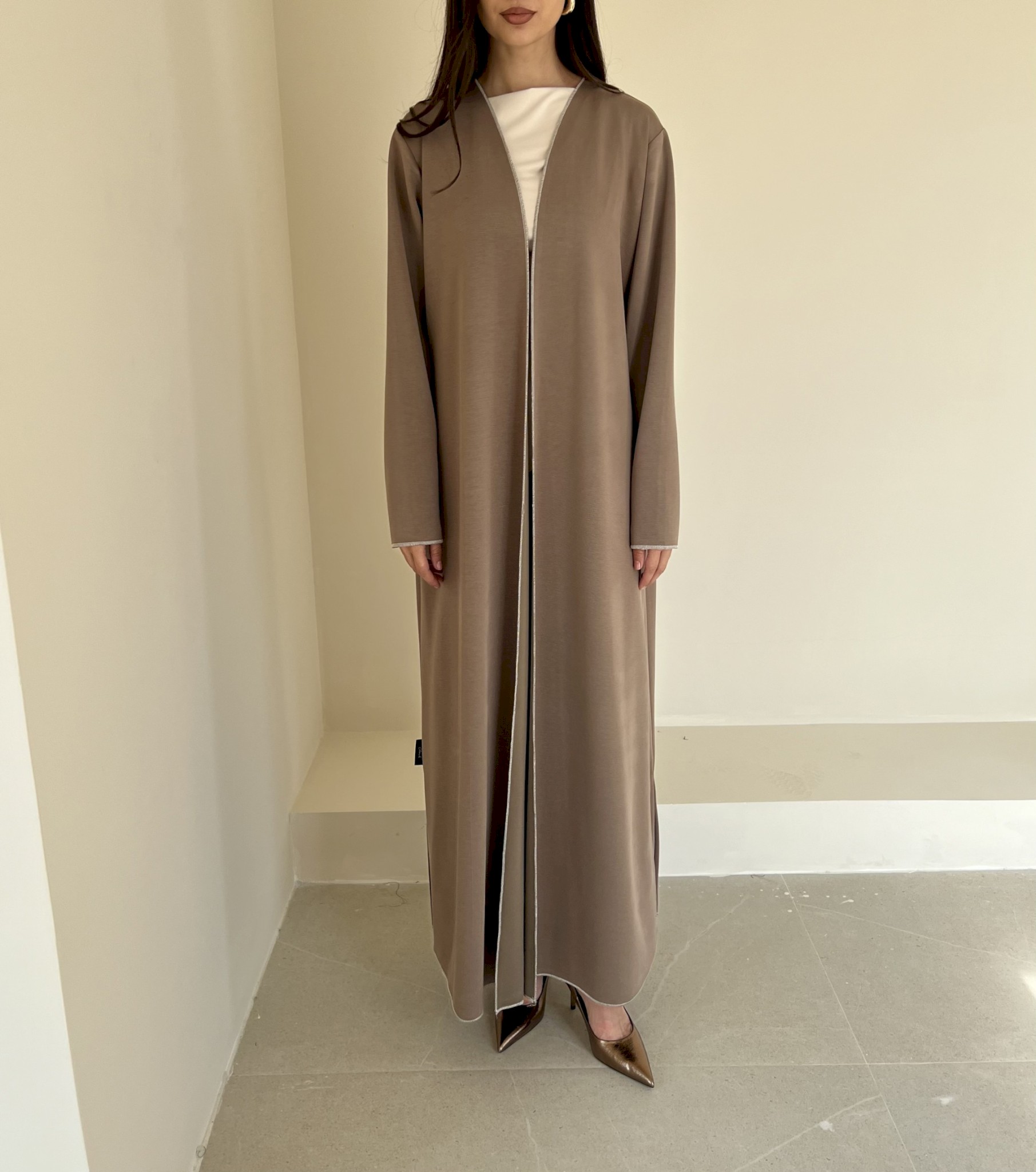 Mocha edge stitching cloak