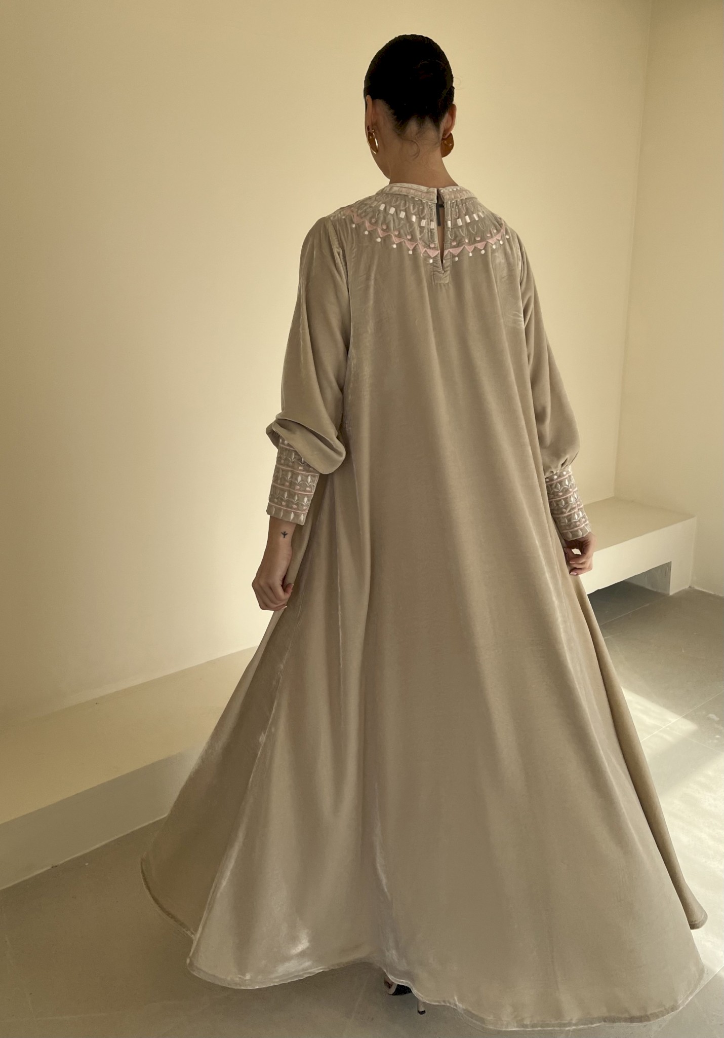 Beige ornate velvet kaftan