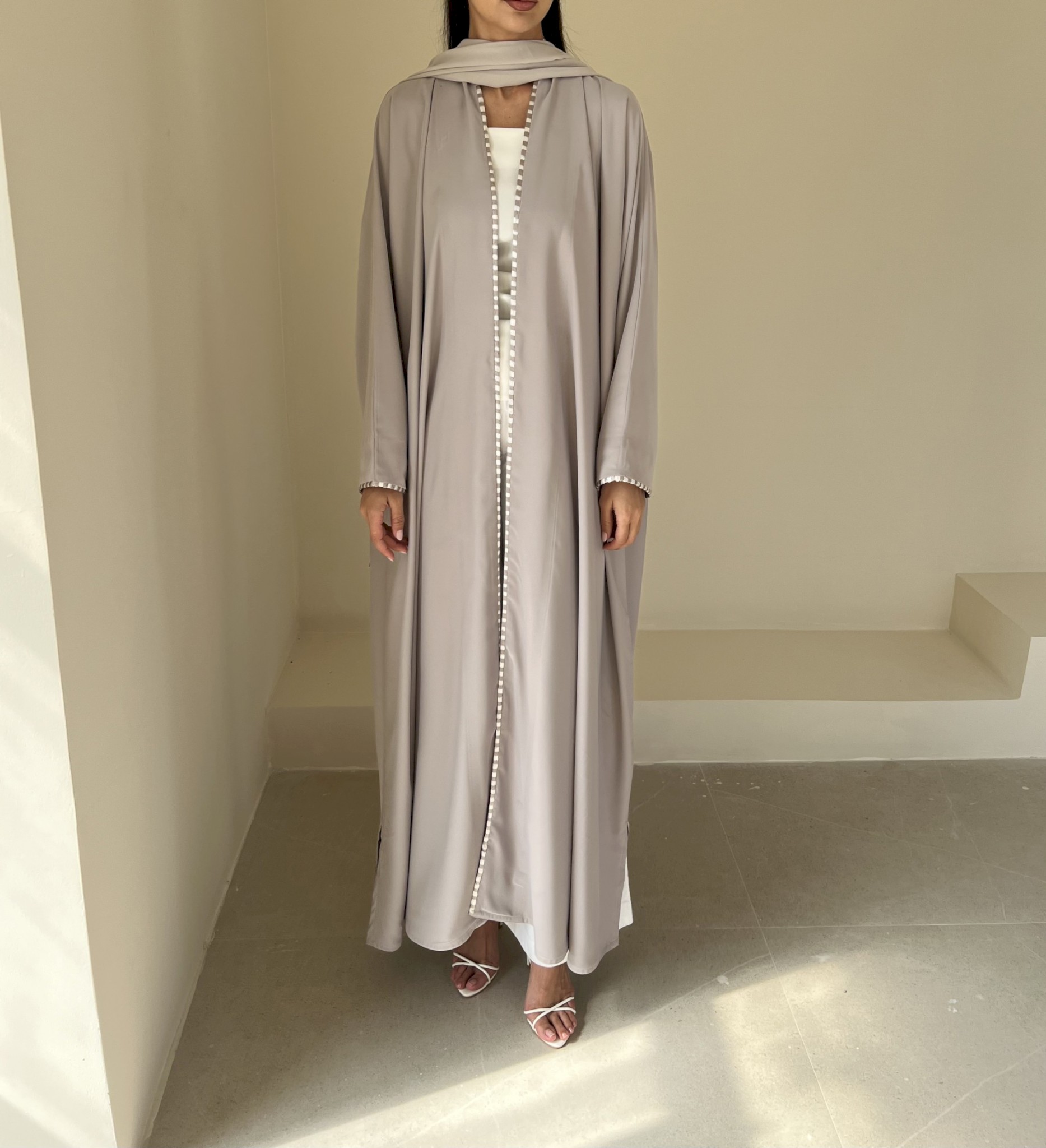 Beige two-tone piping cloak