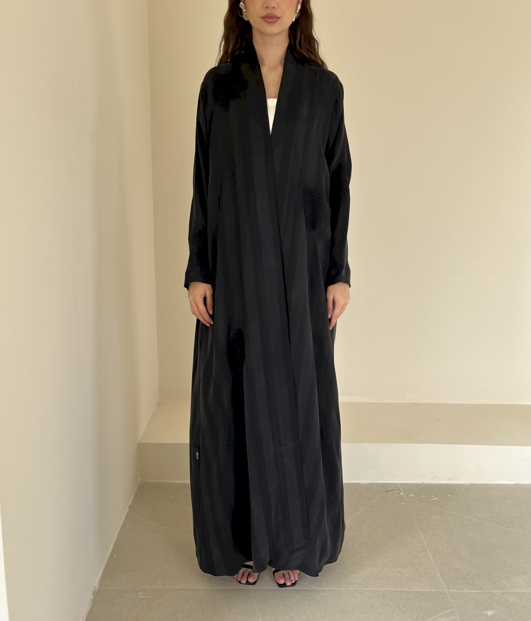 Black bloom line cloak