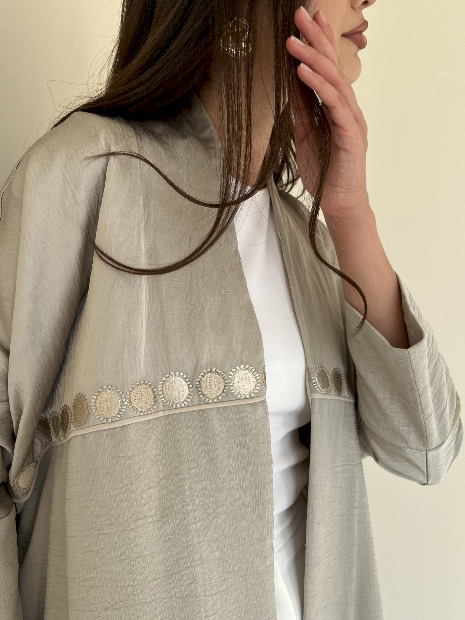Taupe medallion abaya