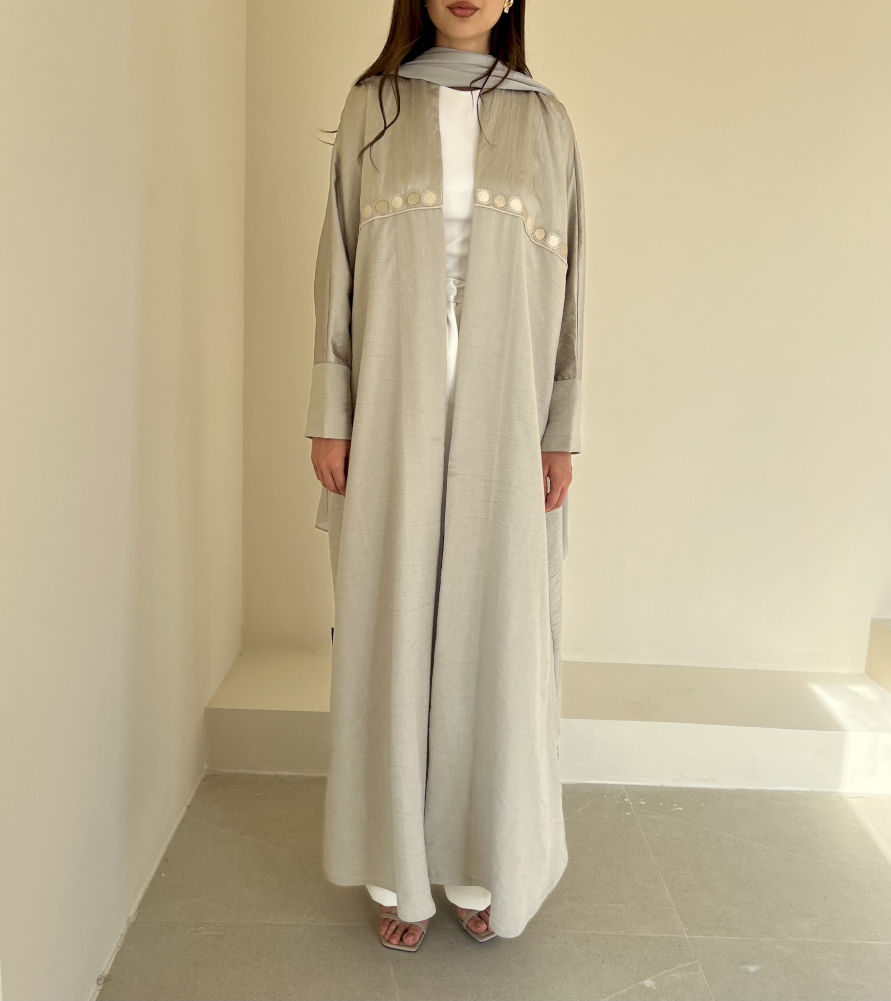 Taupe medallion abaya