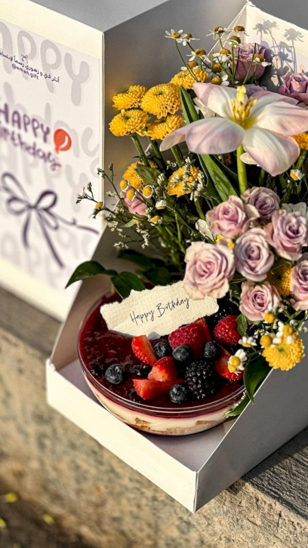 جيس كيك محاط بورد مميز