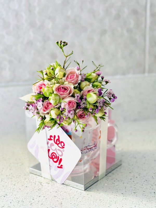 كوب فني مع تنسيق مميز بالورد