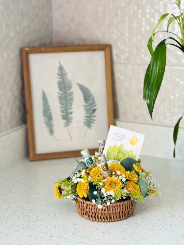 سلة منسقه بالورد