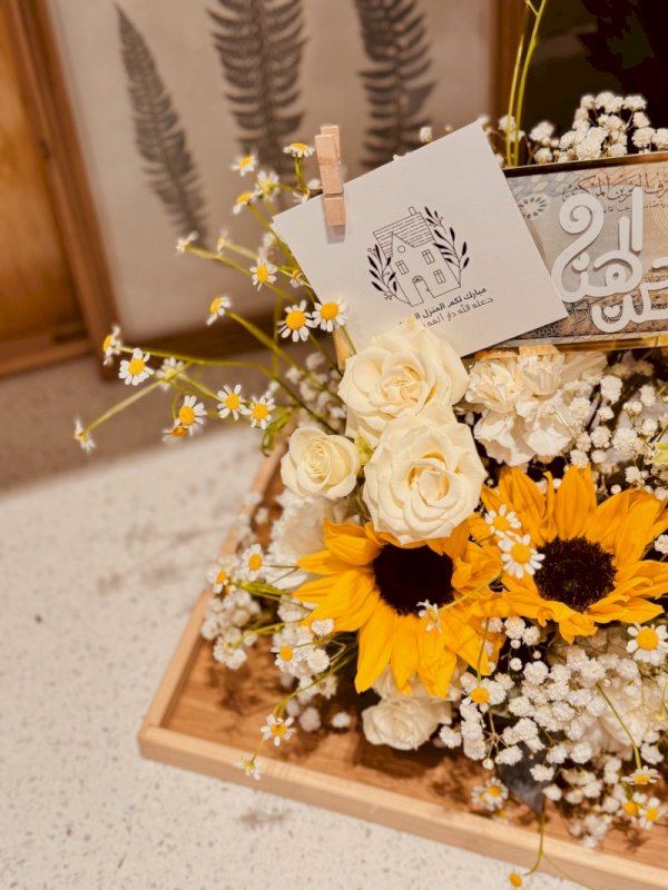 صينية خشبيه منسقه بالورد