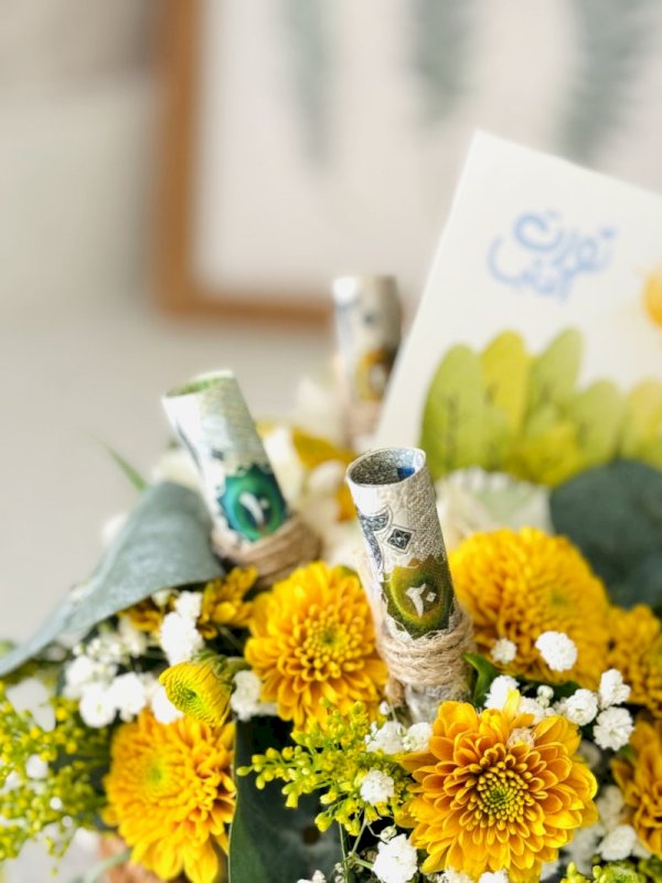 سلة منسقه بالورد