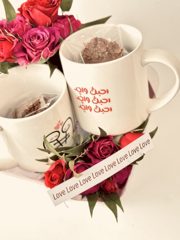 بكس منسق بالورد مع كوبين