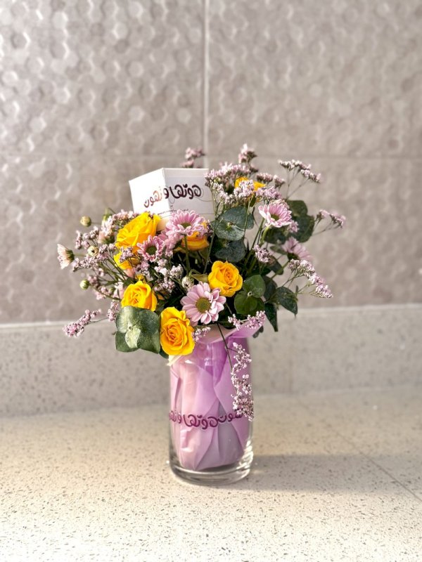 كوب فني منسق بالورد