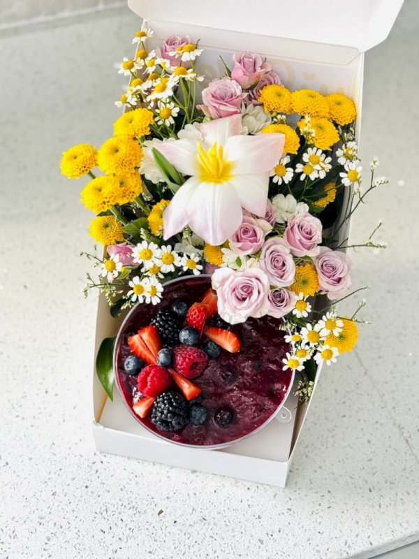 جيس كيك محاط بورد مميز