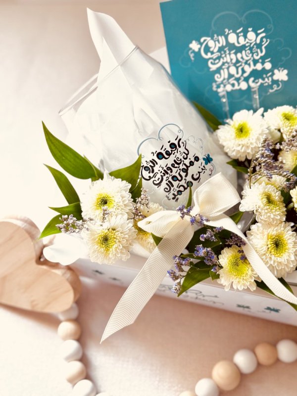 كوب فني منسق بالورد