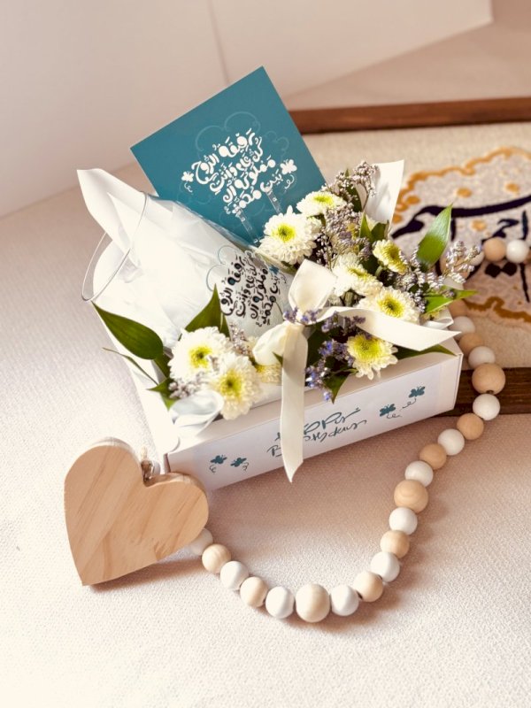 كوب فني منسق بالورد