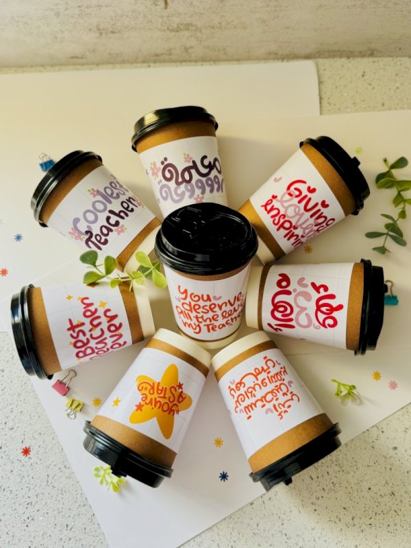 كوب ورقي منسق بالورد