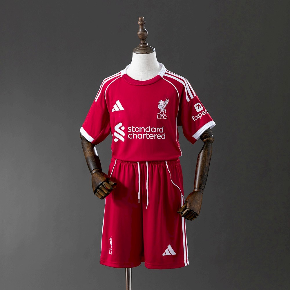 Liverpool Home 25 - 26