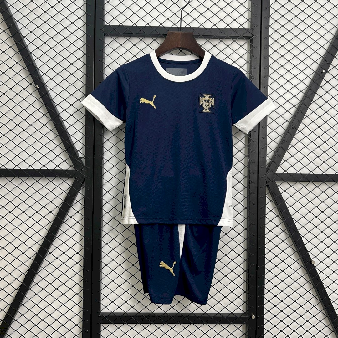 Portugal Ronaldo Training 25 - 26