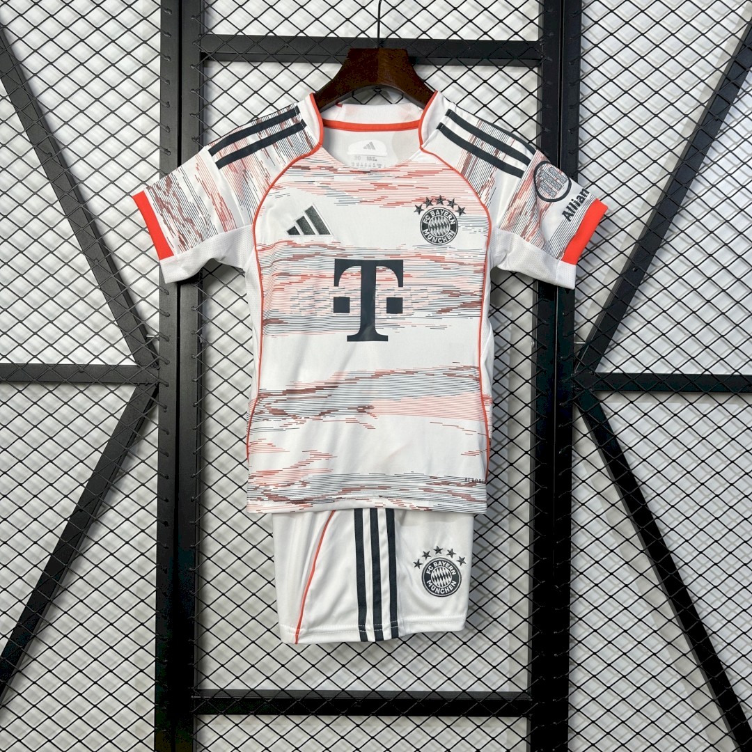 Bayern Munich Away 25 - 26