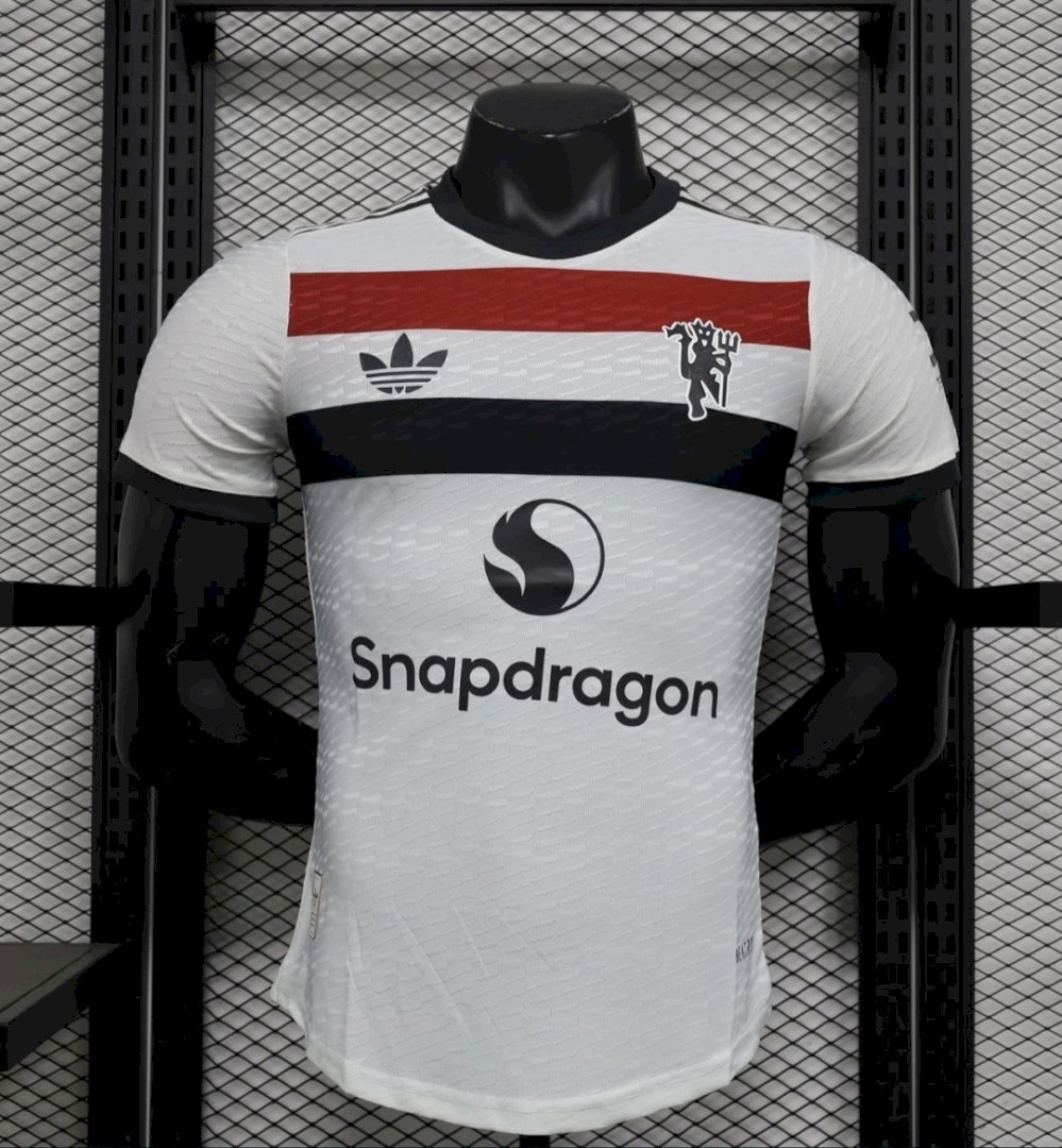 Man United Third 24 - 25