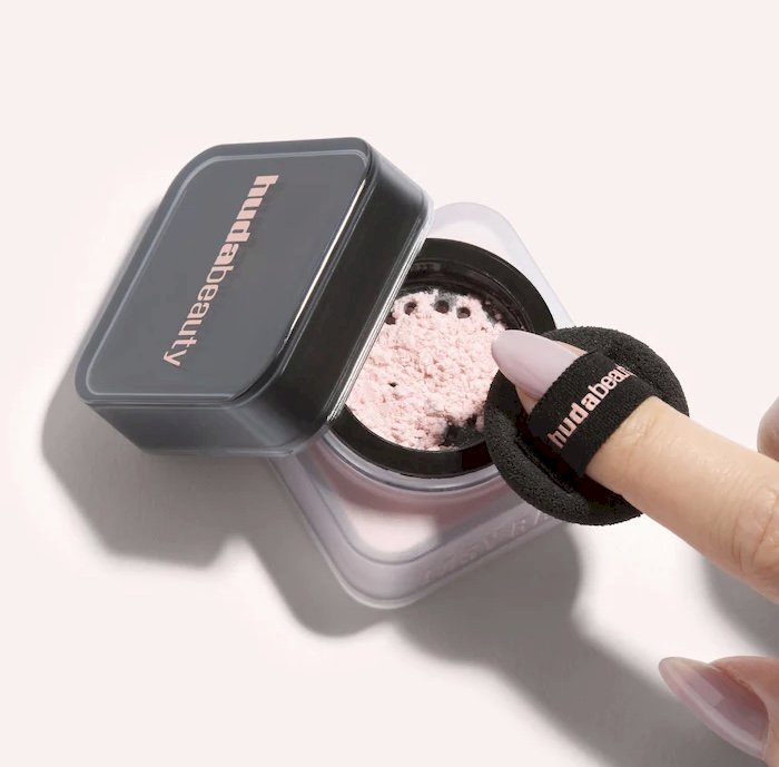 Huda beauty Mini Easy Bake Loose Baking & Setting Powder