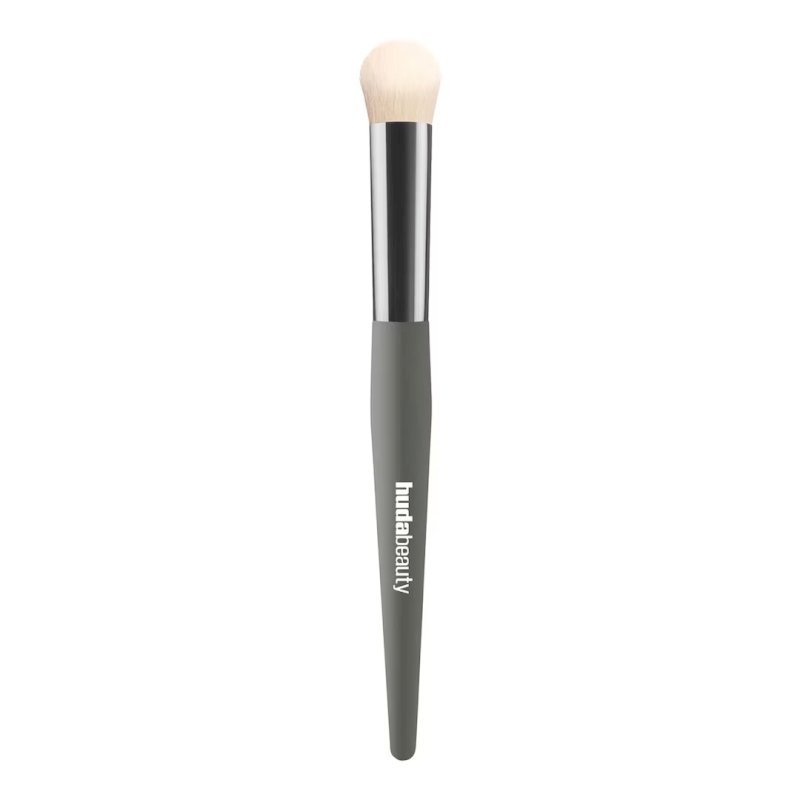 huda beauty undereye buff brush