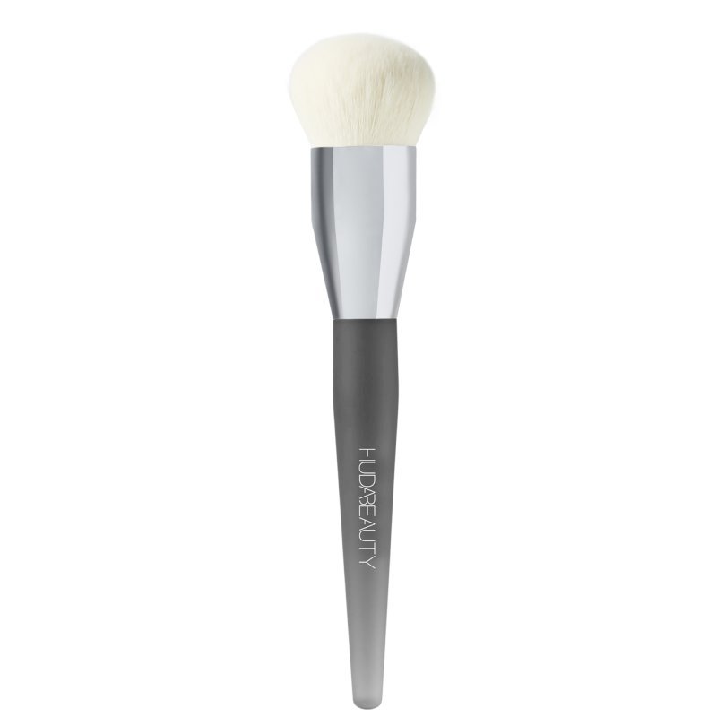 Huda beauty base brush