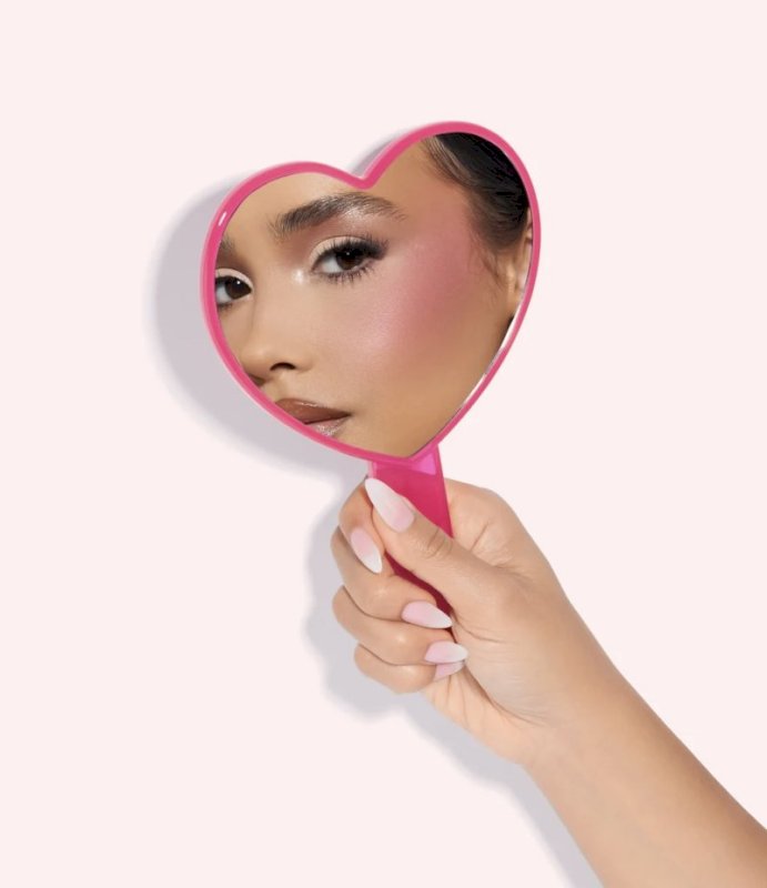 Huda beauty glossy heart mirror