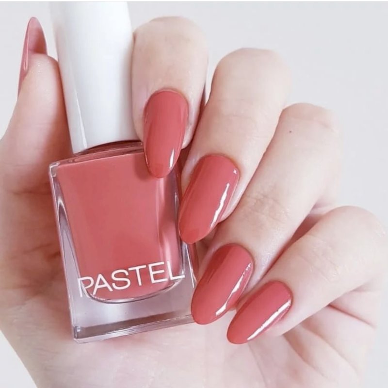 Pastel nail polish 289