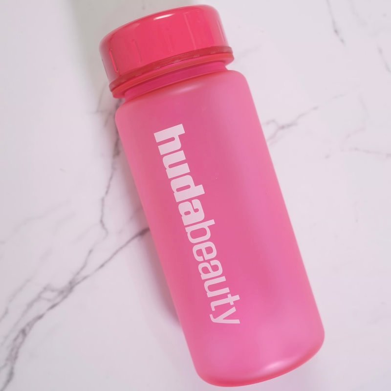 Huda beauty 550ml water bottle
