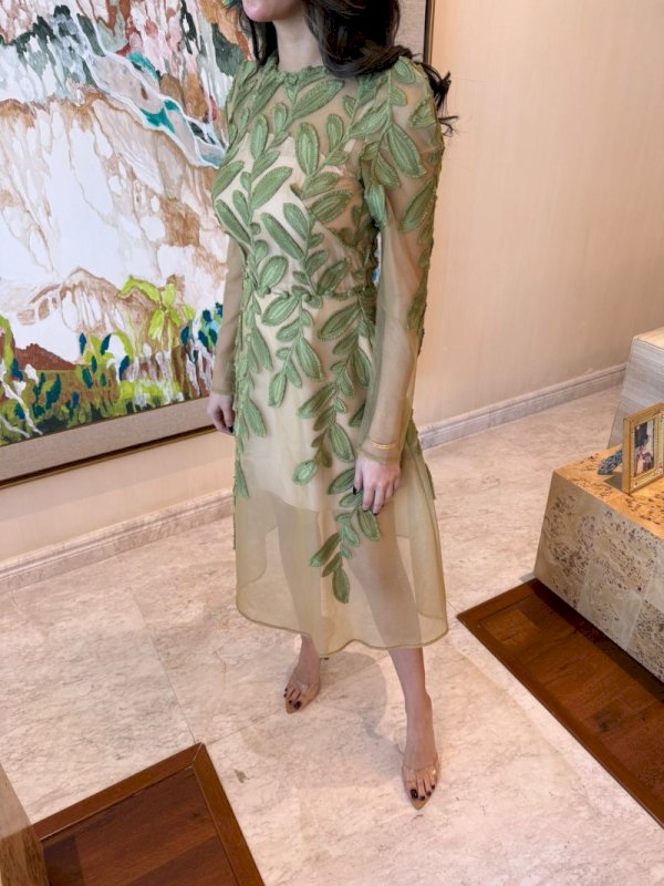 Green embroidered dress [Trendin’ Exclusive] 3 134