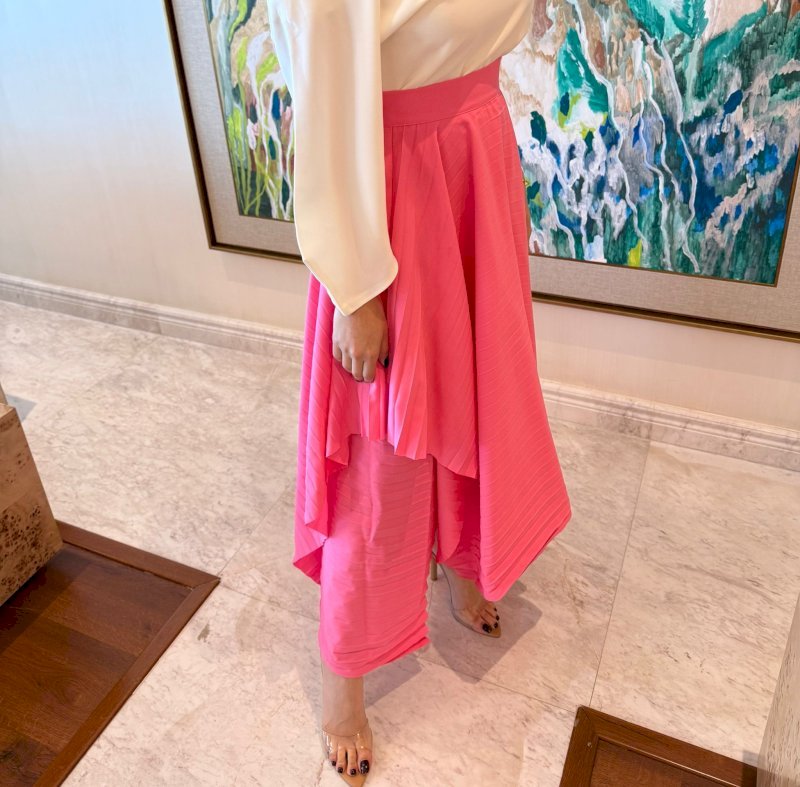Pink pleated asymmetrical skirt 2 285