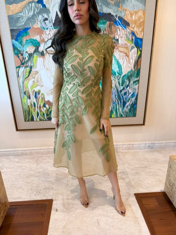 Green embroidered dress [Trendin’ Exclusive] 3 134