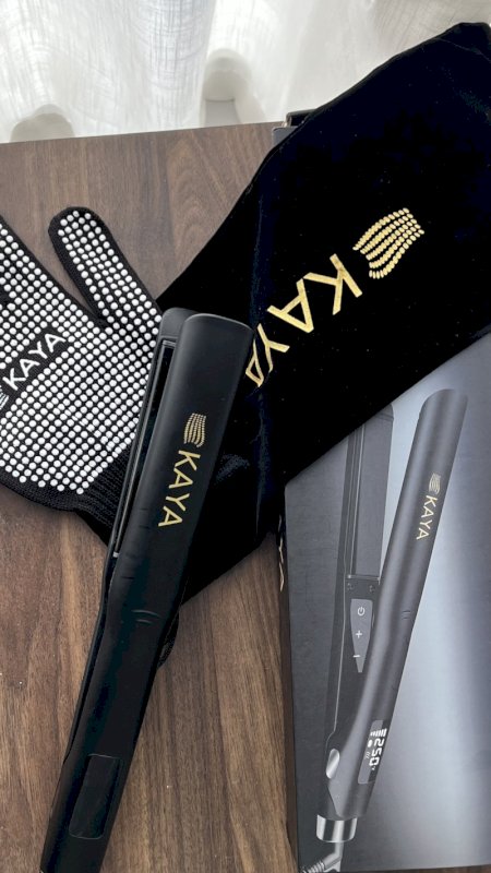 KAYA hair straightener and curler